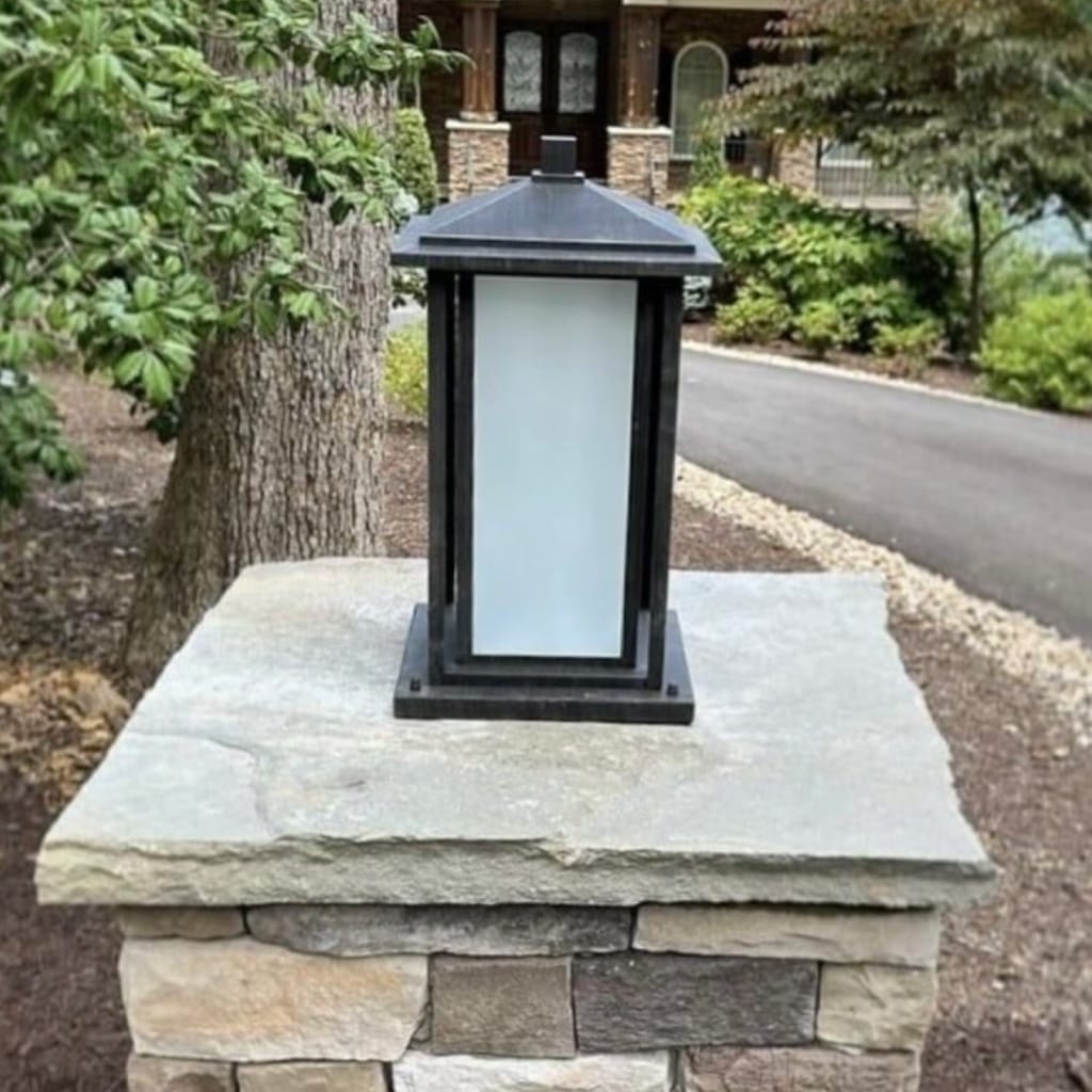 Noble Pillar Light (TS-PL102-BRZ)